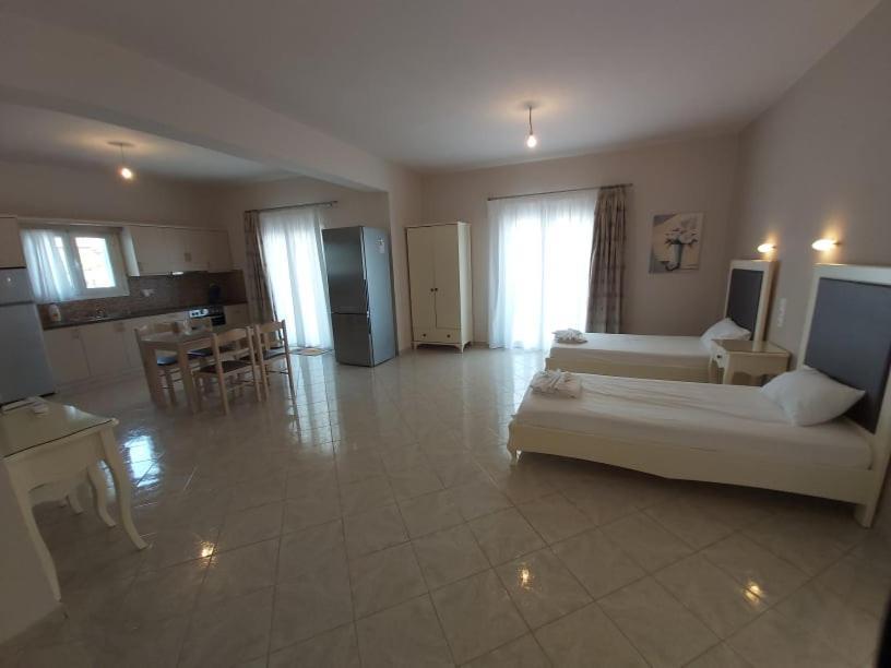 Konstantinos Apartments อัมมูเดีย ภายนอก รูปภาพ