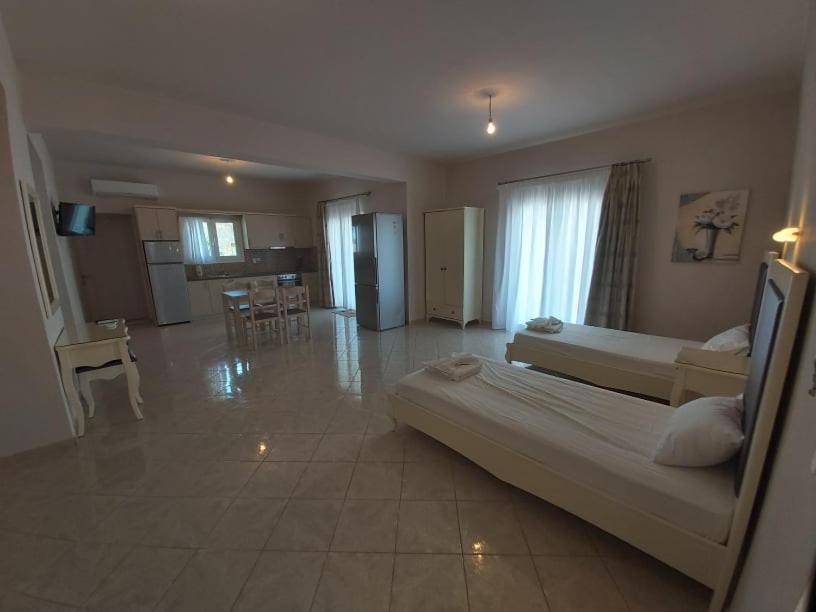 Konstantinos Apartments อัมมูเดีย ภายนอก รูปภาพ