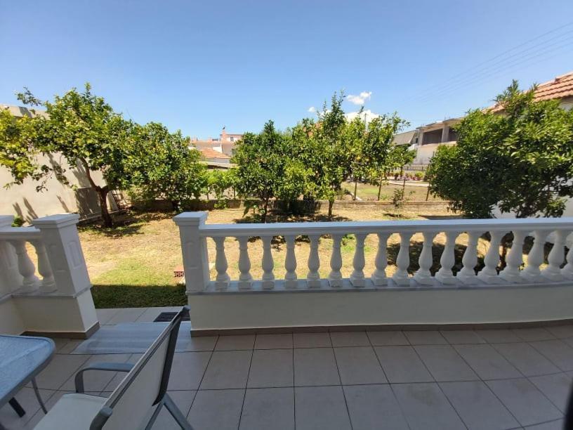 Konstantinos Apartments อัมมูเดีย ภายนอก รูปภาพ