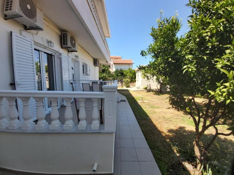 Konstantinos Apartments อัมมูเดีย ภายนอก รูปภาพ